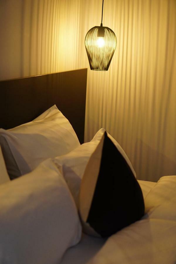 Merian Hotel *